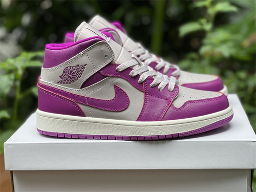 Original version_ Air Jordan 1 MID helped Yanghong color matching_ the item number_ BQ6472-501_ full code shipment 36--46-227e6af4